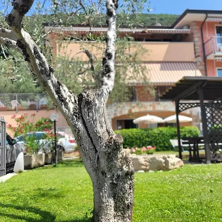 Hotel Josefine Front - Adults Only Brenzone sul Garda