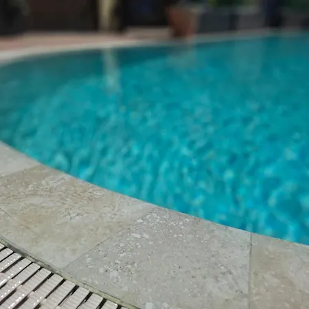 Josefine Front And Pool (adults Only) * ברנצונה סול גארדה