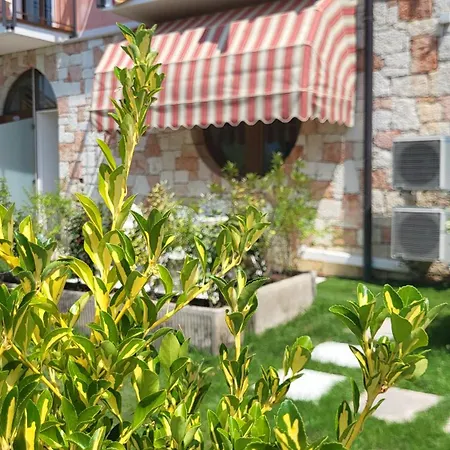 Josefine Front - Adults Only Hotell *